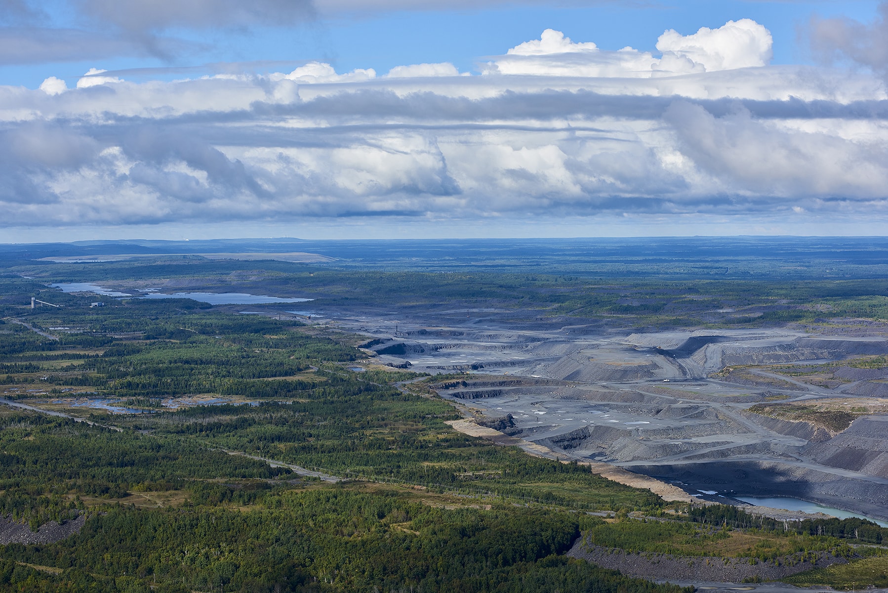 Expansive landscape environment